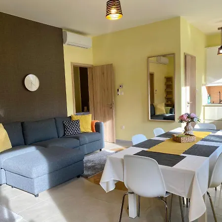 Apartment Nest1 *